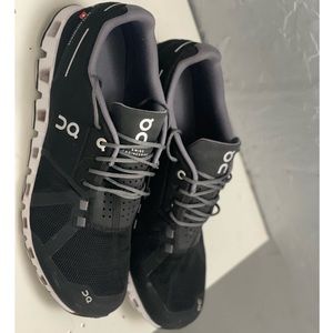 On cloud white & black shoes in a great condition.